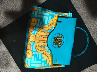 Borsa Versace x Fendi Baroque blu e oro