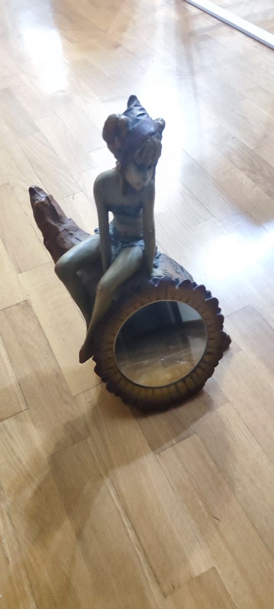 Figura Ninfa con Espejo