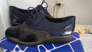 Scarpe donna eleganti blu/nere n.41
senza marca