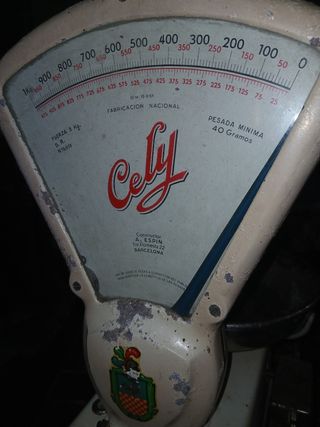 Antigua báscula de comercio