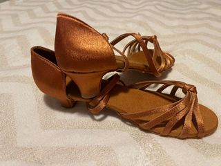 Zapatos de baile latino
