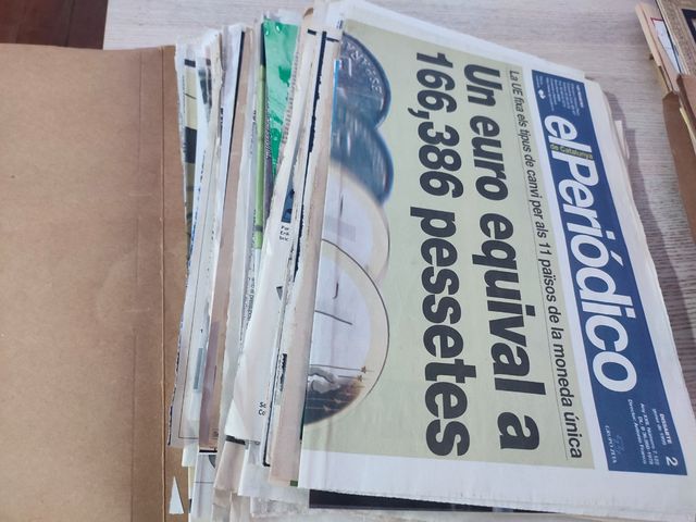 Lote recortes prensa años 90 y 2000