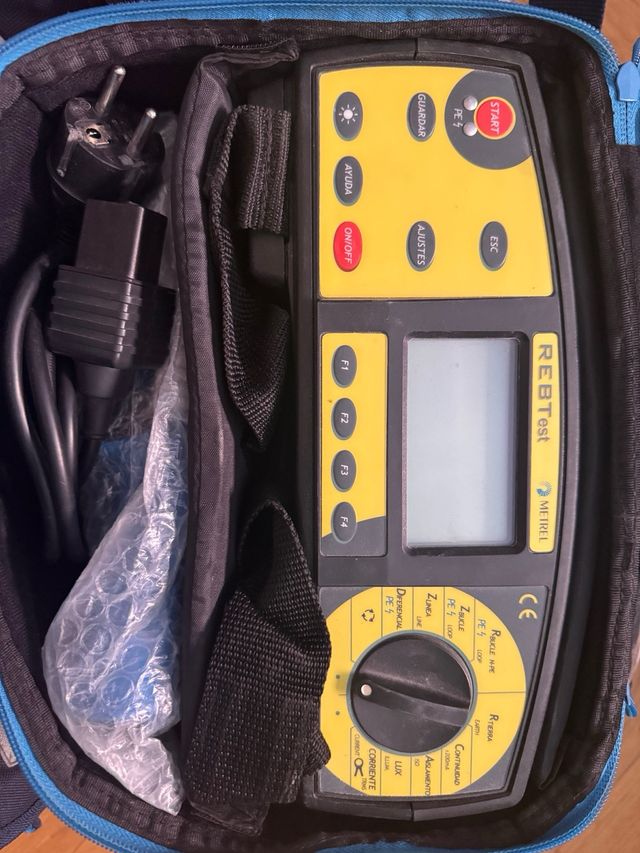 Equipo de medida METREL REBT