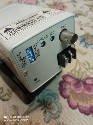 Cámara CCTV ADEMCO con lente AVENIR