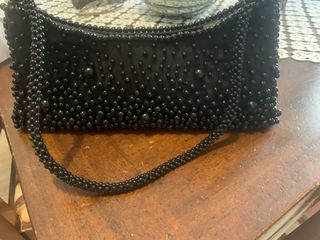 Pochette donna nera perlate