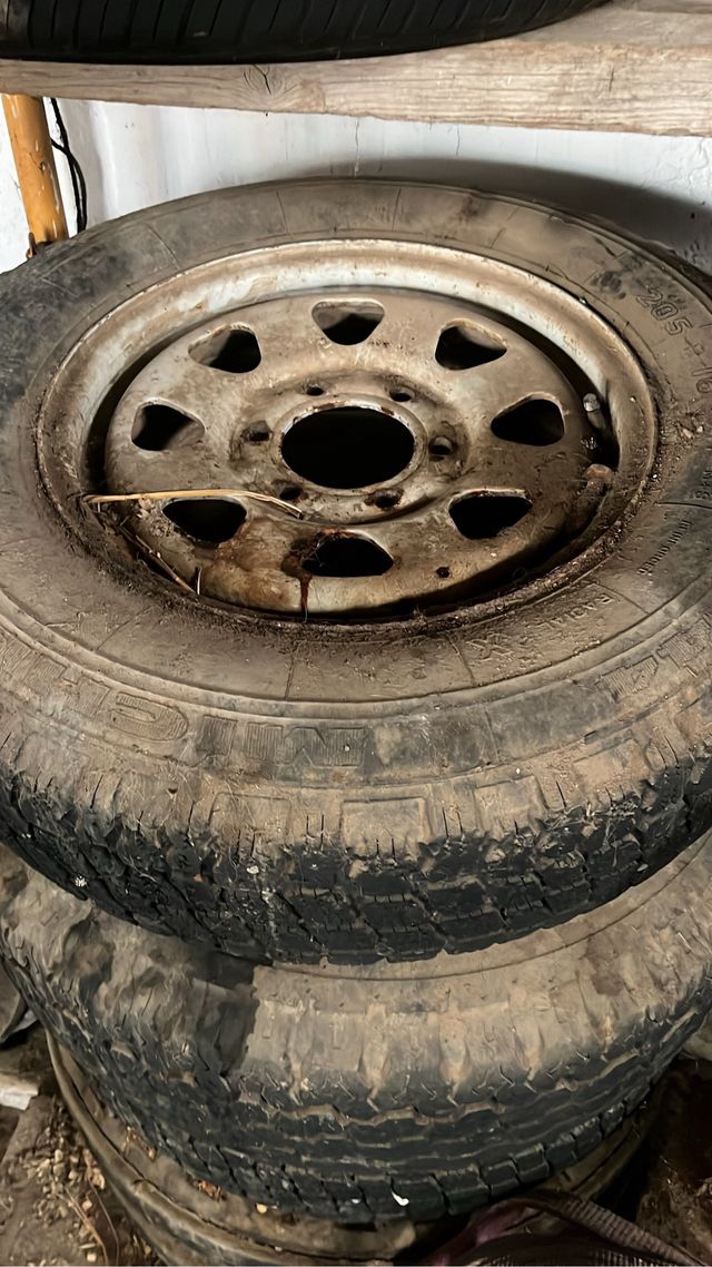 Llanta Patrol Terrano