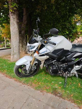 Suzuki GSR750 2011 Blanca