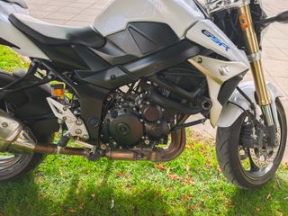 Suzuki GSR750 2011 Blanca