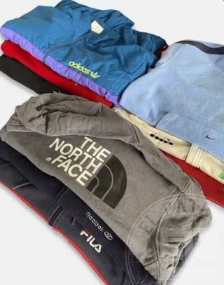 LOTES DE ROPA VINTAGE IDEAL PARA REVENDEDORES.
