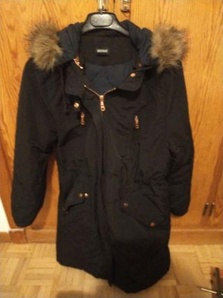 Cazadora negra talla M con capucha