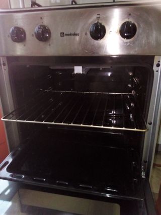 Cocina a gas butano en acero inoxidable