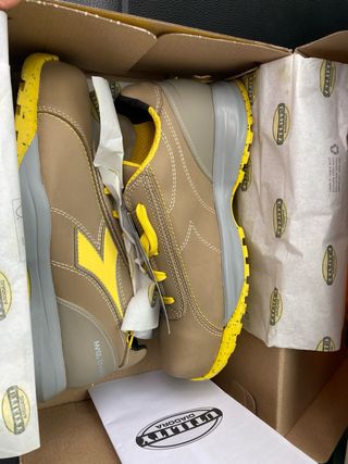 Zapato seguridad Diadora beige/amarillo nuevo