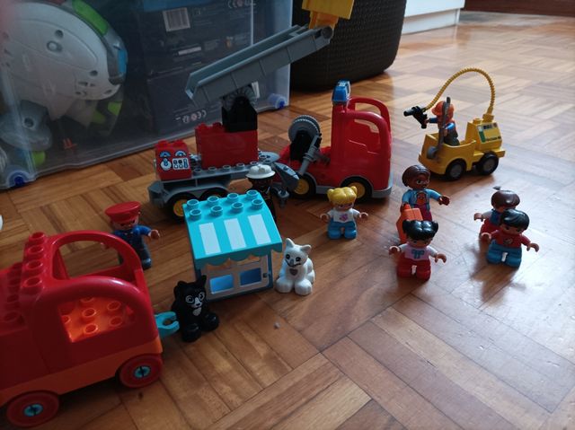 Caja de bloques de construcción con añadidos