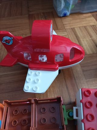 Caja de bloques de construcción con añadidos