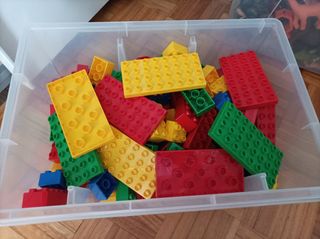 Caja de bloques de construcción con añadidos