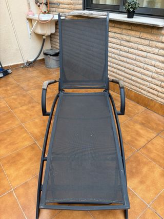 Hamaca de tela y metal negra