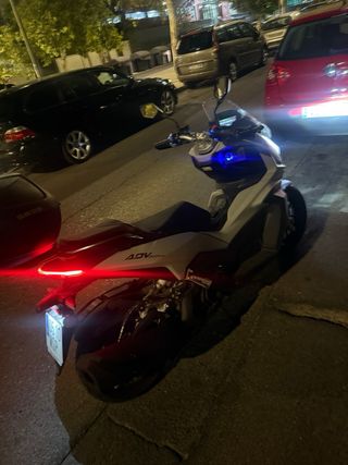 Moto LINHAI Réplica Honda ADV 125cc