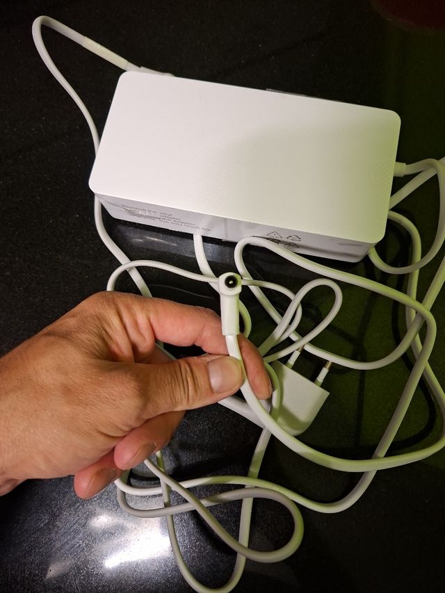 Adaptador Samsung 140W 20V Monitor Odyssey G8