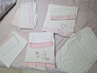 Cuna + Colchón + sábanas + edredón