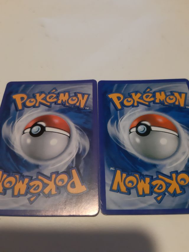 2 Cromos Pokémon VMAX Sylveon y Calyrex