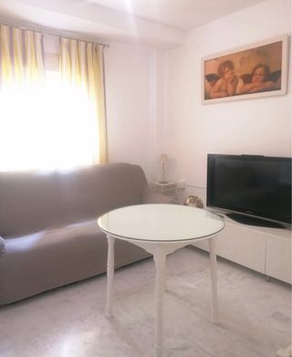 Apartamento en alquiler en Gelves con suministros
