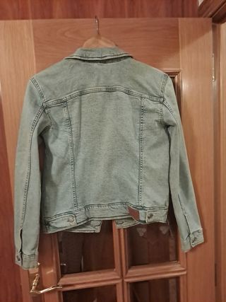 Cazadora vaquera Green Coast son estrenar