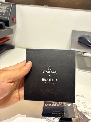 Omega x Swatch MoonSwatch Snoopy Negro