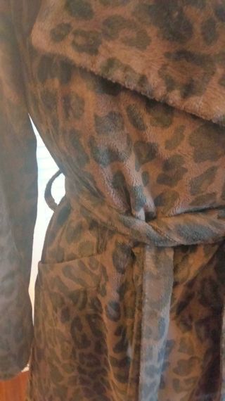 Abrigo estampado leopardo