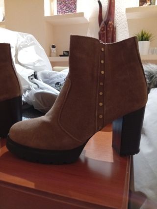 Zapatos de tacón Stradivarius negros