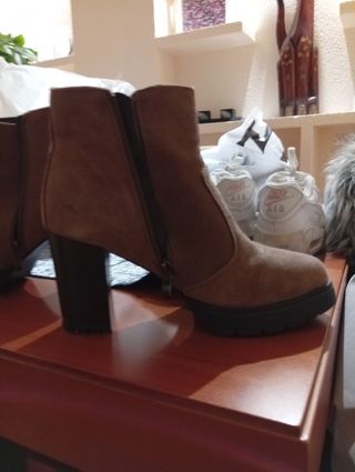 Zapatos de tacón Stradivarius negros