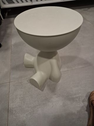 Mesa auxiliar blanca de plástico