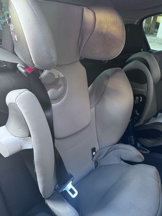 Silla de coche gris