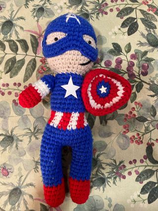 Muñeco Capitán América Amigurumi Hecho a Mano