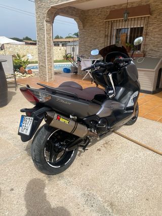 Yamaha T-Max con muy pocos kilómetros solo 24.000
