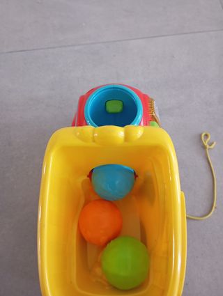 Camión de arrastre infantil amarillo y rojo v tech