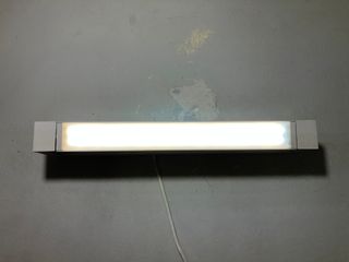 Lampada parete metallo bianco Led orientabile