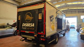 Carrocería botellero con trampilla elevadora