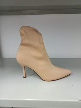 Bota tacón beige talla 38 Marypaz