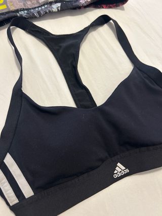 Top deportivo Adidas multicolor y negro