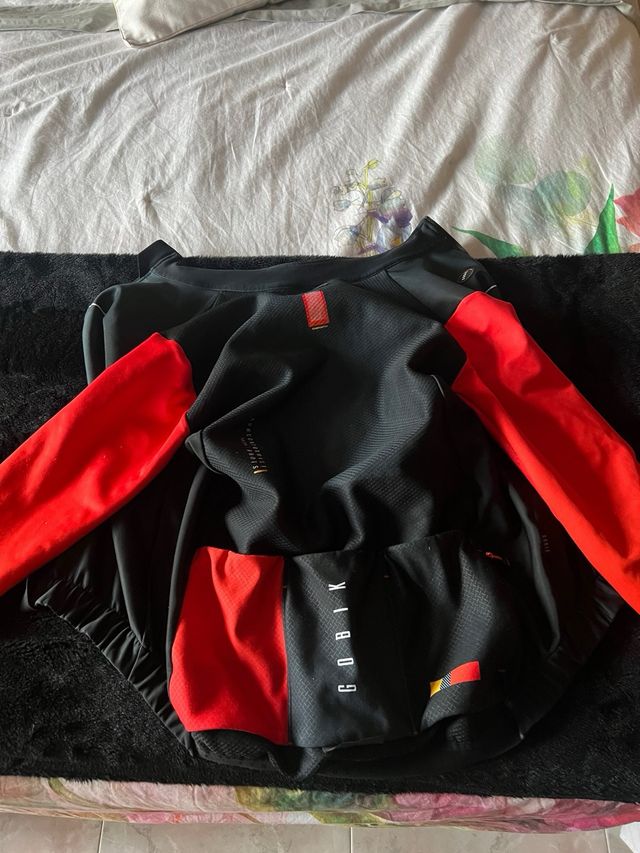 Chaqueta Gobik Negra y Roja