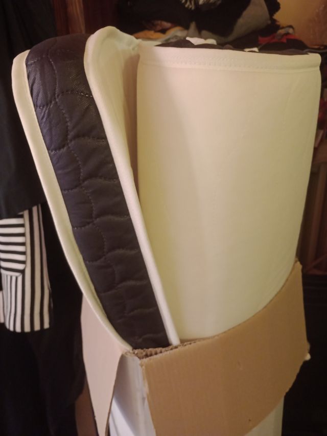 Materasso nuovo 140x190 cm..altezza 10cm.