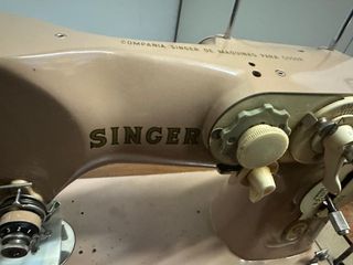 Máquina de coser Singer antigua