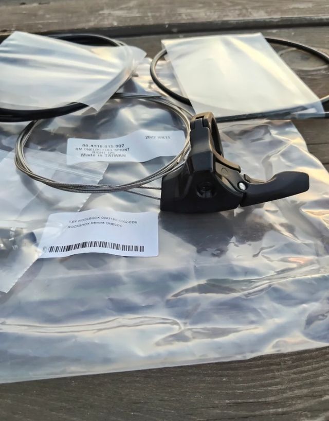 Mando bloqueo RockShox OneLoc Full Sprint