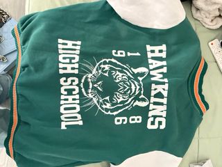 Chaqueta Stranger Things H Tigers Verde Naranja