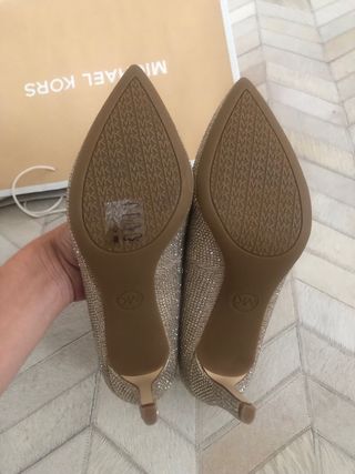 Salones Michael Kors Dorados 