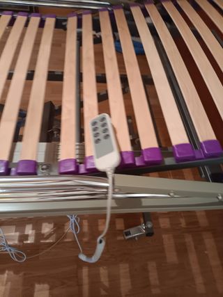 Cama articulada para pacientes
