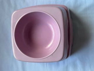 2 Comederos para perros rosas