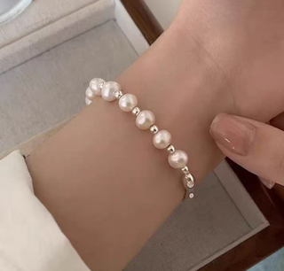 Pulsera de perlas y plata