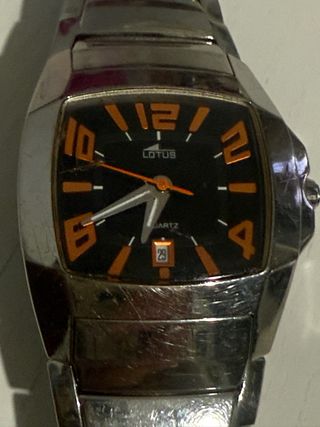 Reloj Lotus Negro y Plateado