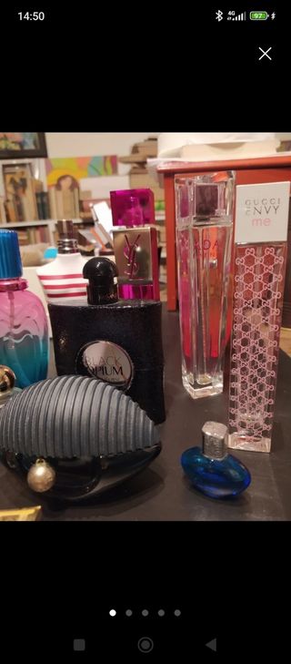 Frascos de perfume vacíos